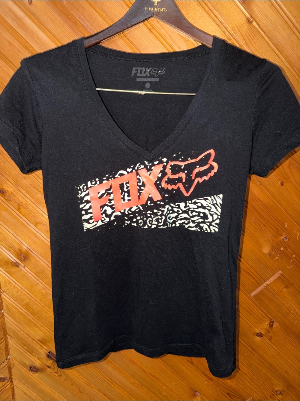 FOX RACING TEE v neck medium